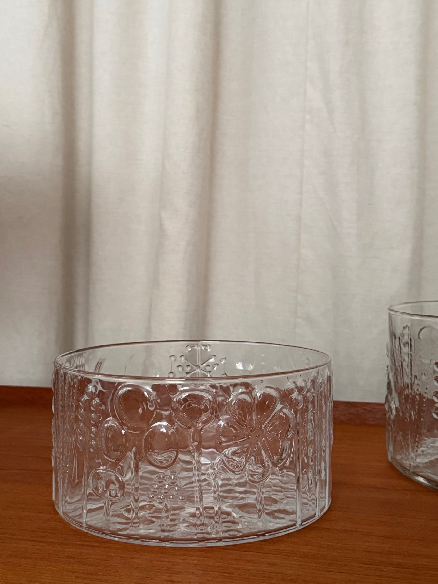 Medium Flora bowl by Oiva Toikka for Nuutajärvi