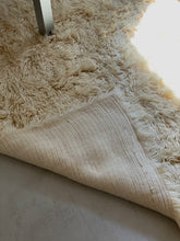 Charger l&#39;image dans la galerie, Tapis extra-large en laine flokati
