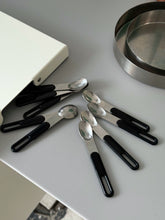 Load image into Gallery viewer, Set of 10 dessert spoons by Hackman
