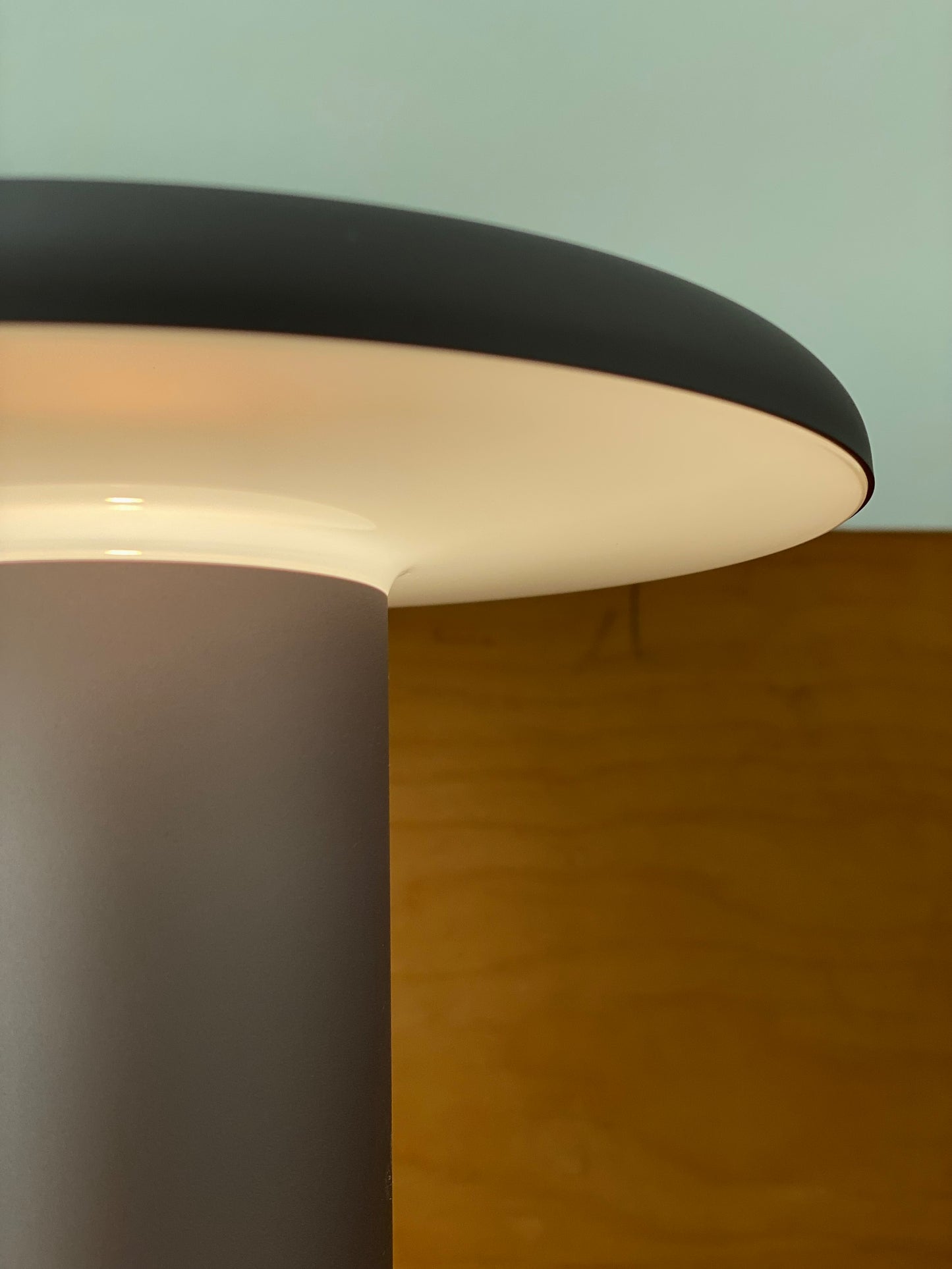 Lampe portative Takku par Foster + Partners 