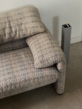 Load image into Gallery viewer, Maralunga sofa by Vico Magistretti for Cassina
