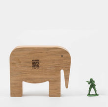 Load image into Gallery viewer, 16 Animali oak puzzle by Enzo Mari
