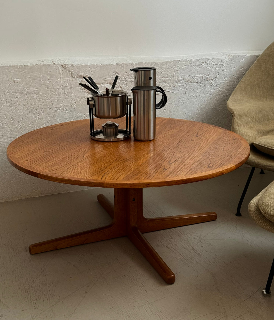 Round teak coffee table by Hans C. Andersen