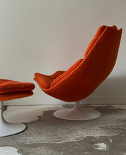 Load image into Gallery viewer, F588 lounge chair and ottoman by Geoffrey Harcourt for Artifort
