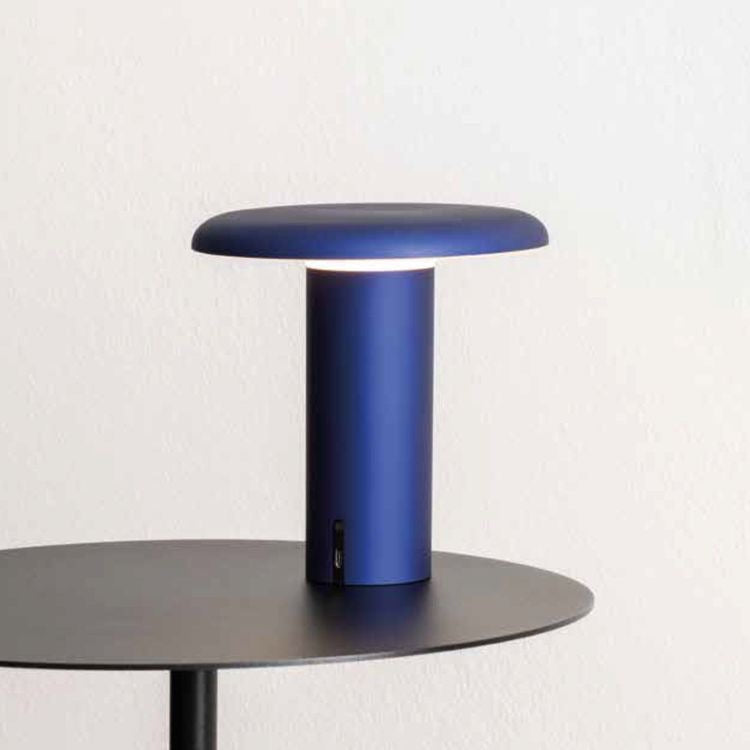Lampe portative Takku par Foster + Partners 