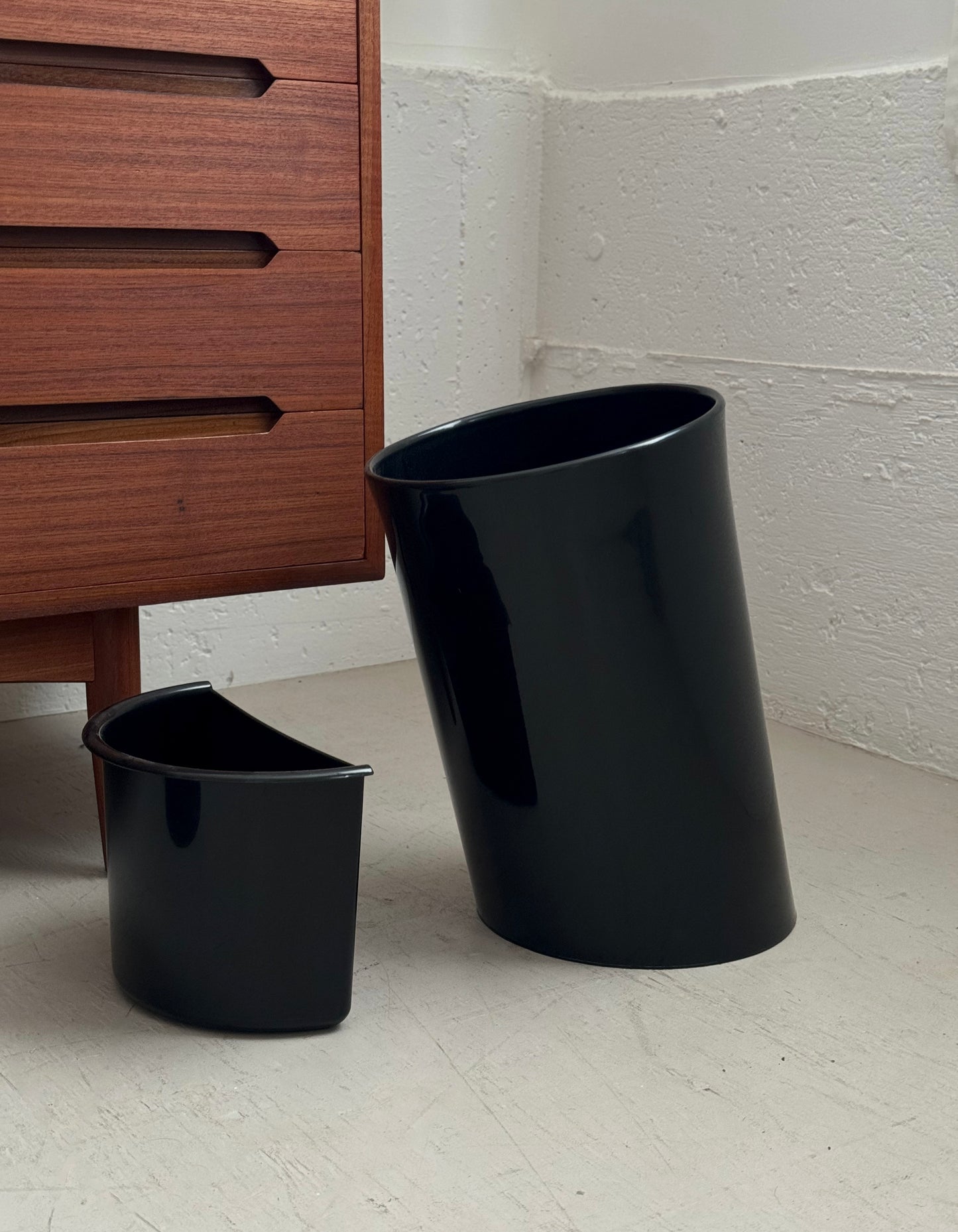 In Attesa wastepaper basket by Enzo Mari