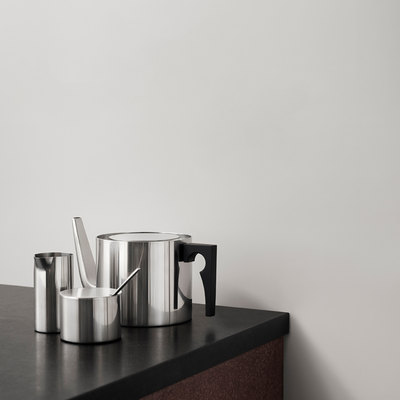 Teapot by Arne Jacobsen