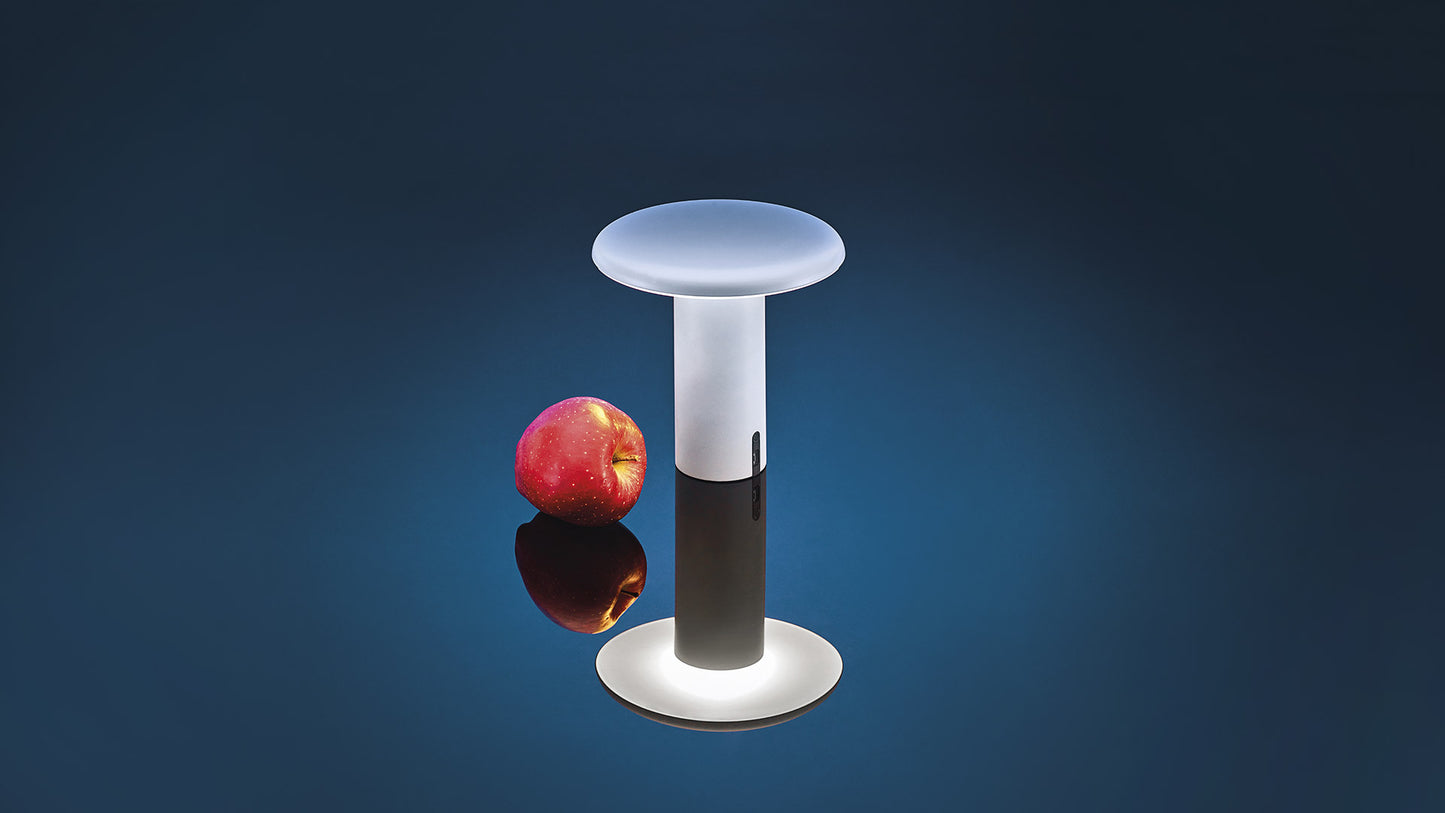 Lampe portative Takku par Foster + Partners 