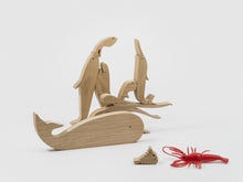 Load image into Gallery viewer, 16 Pesci oak puzzle by Enzo Mari
