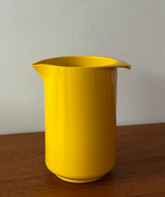 Load image into Gallery viewer, Plastic pitcher by Rosti - 1L
