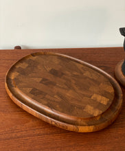 Load image into Gallery viewer, Teak cutting board by Digsmed
