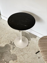 Load image into Gallery viewer, Tulip side table by Eero Saarinen for Knoll
