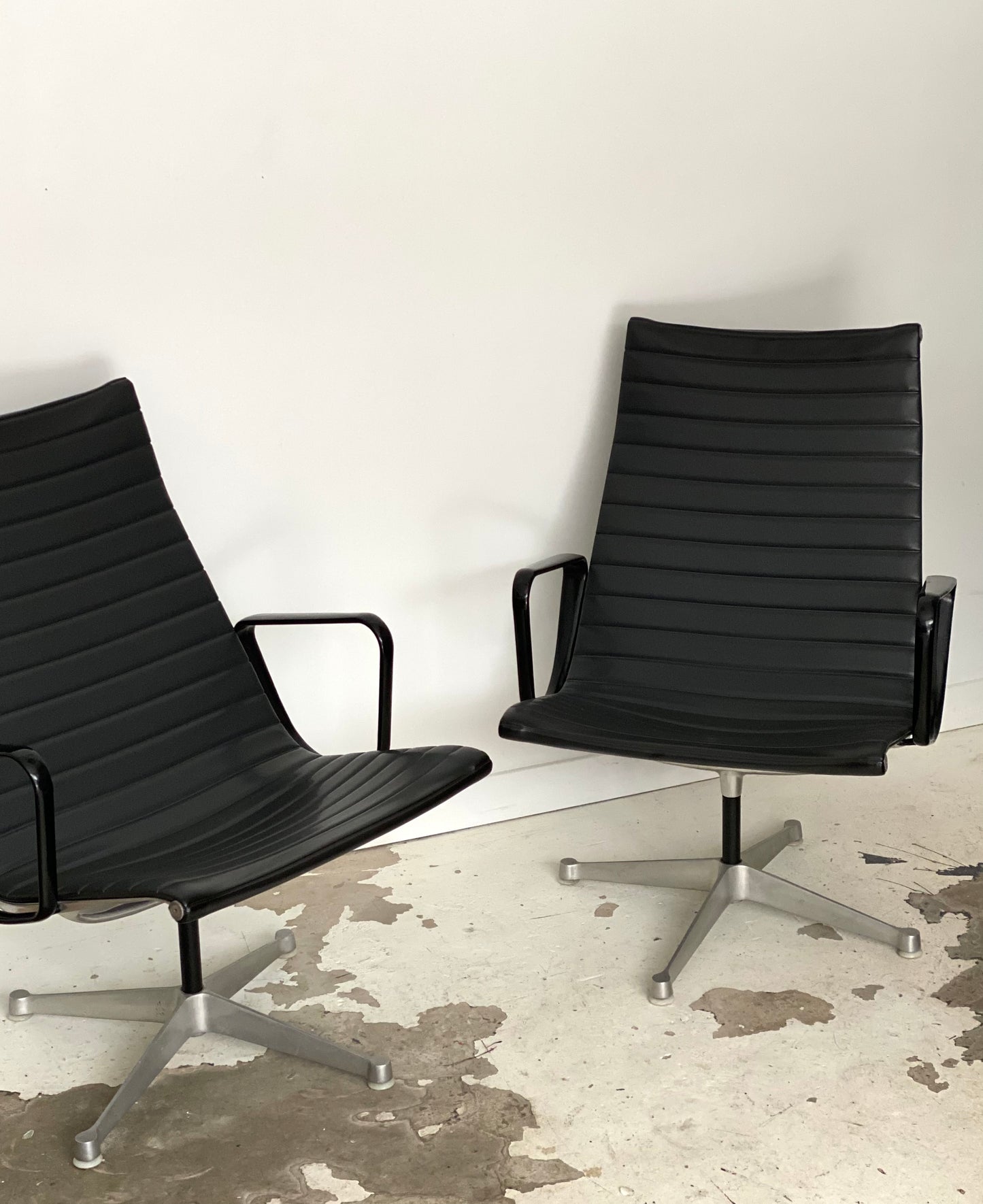 EA-682 lounge chair by Charles & Ray Eames for Herman Miller