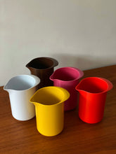 Load image into Gallery viewer, Plastic pitcher by Rosti - 1L

