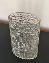 Load image into Gallery viewer, Crystal vase by Oiva Toikka by Iittala
