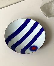 Load image into Gallery viewer, Small enameled plate for Pantathlon Moderne 1973
